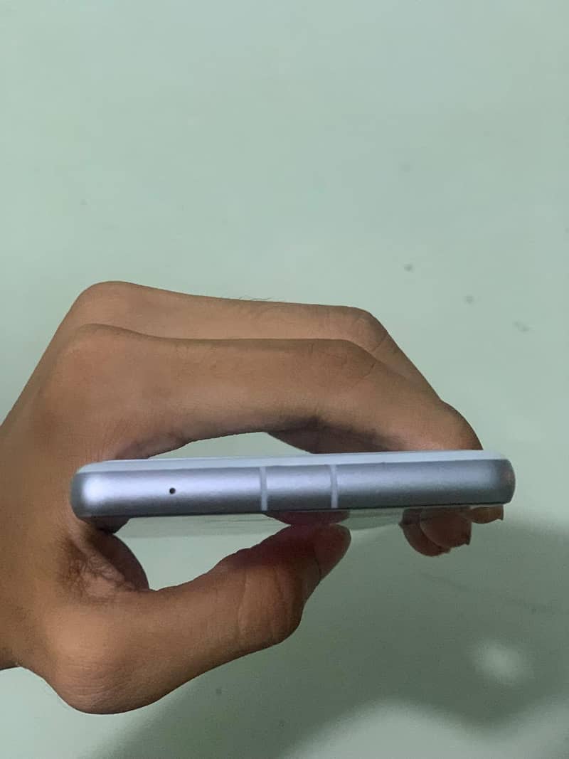 Google Pixel 7a 4