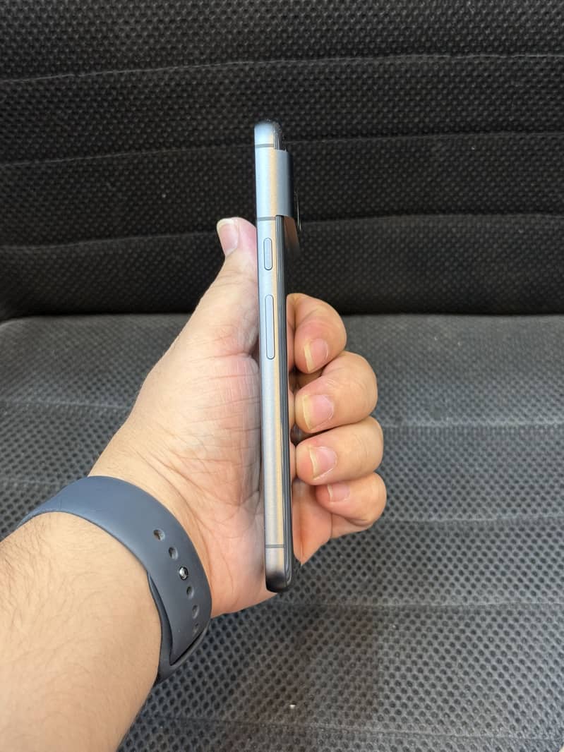 Google pixel 8 4
