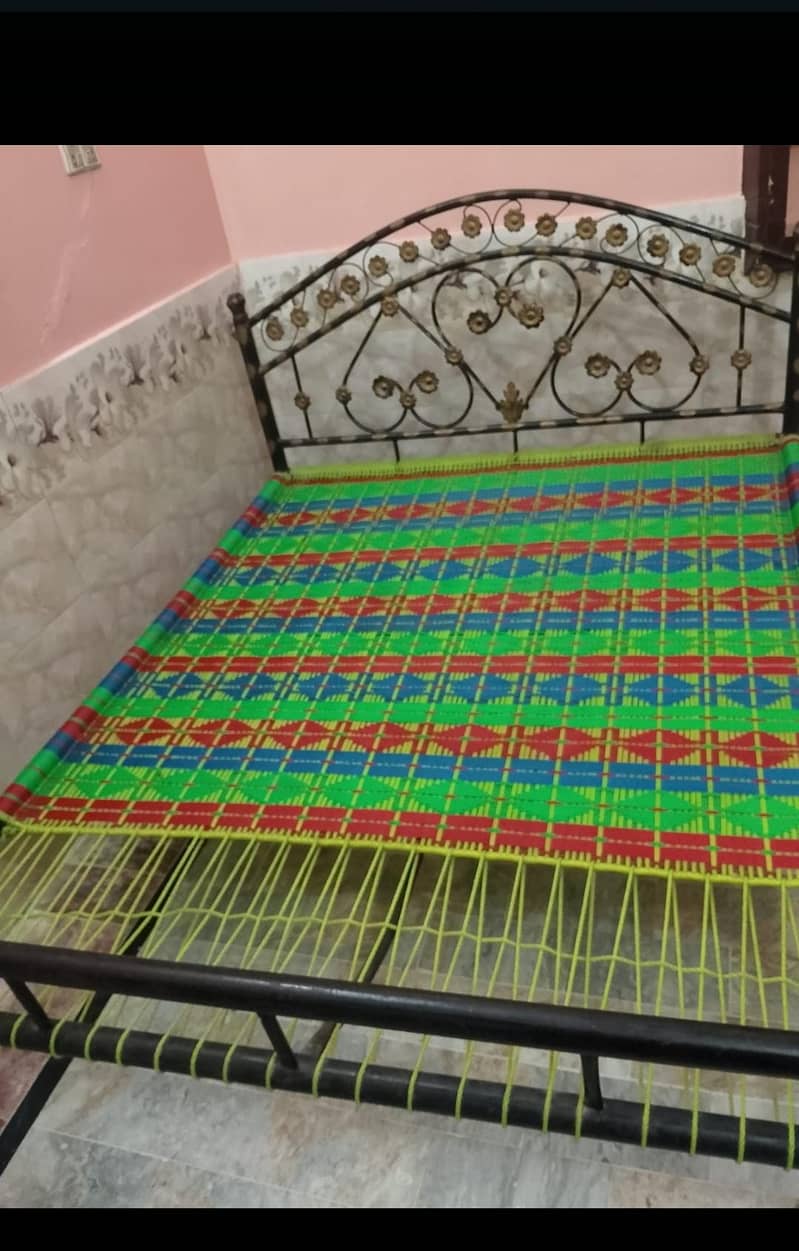 iron bed 0