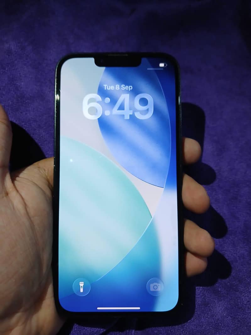 Apple iPhone 14 3