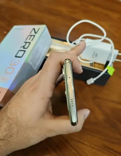 infinix zero 30 8GB RAM 256 GB memory 0320/1576/078