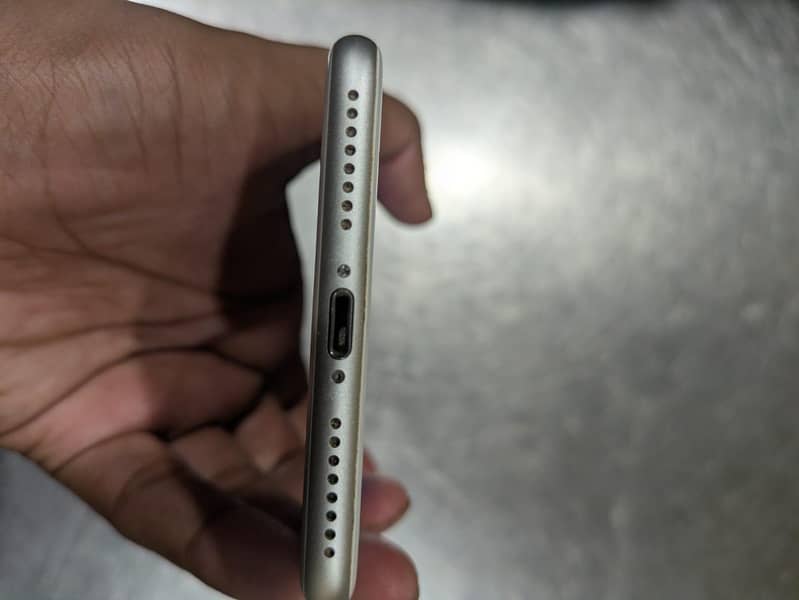 Apple iPhone 7 Plus 0