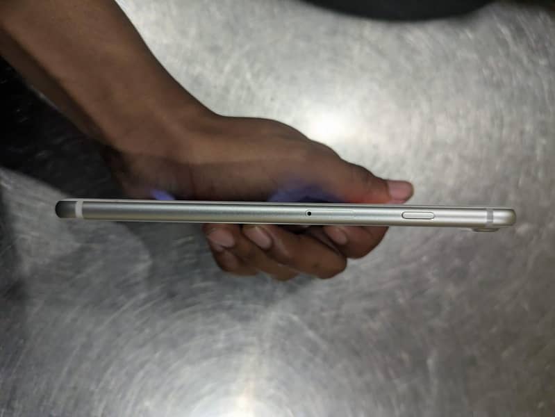 Apple iPhone 7 Plus 1