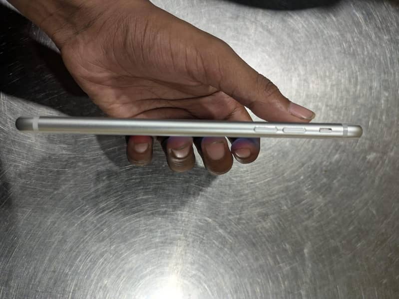 Apple iPhone 7 Plus 5