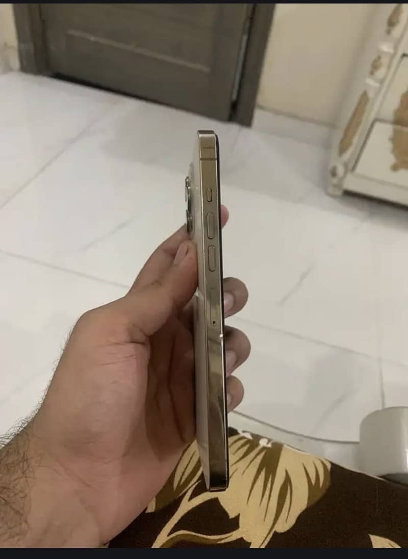 Apple iPhone 13 Pro Max 0
