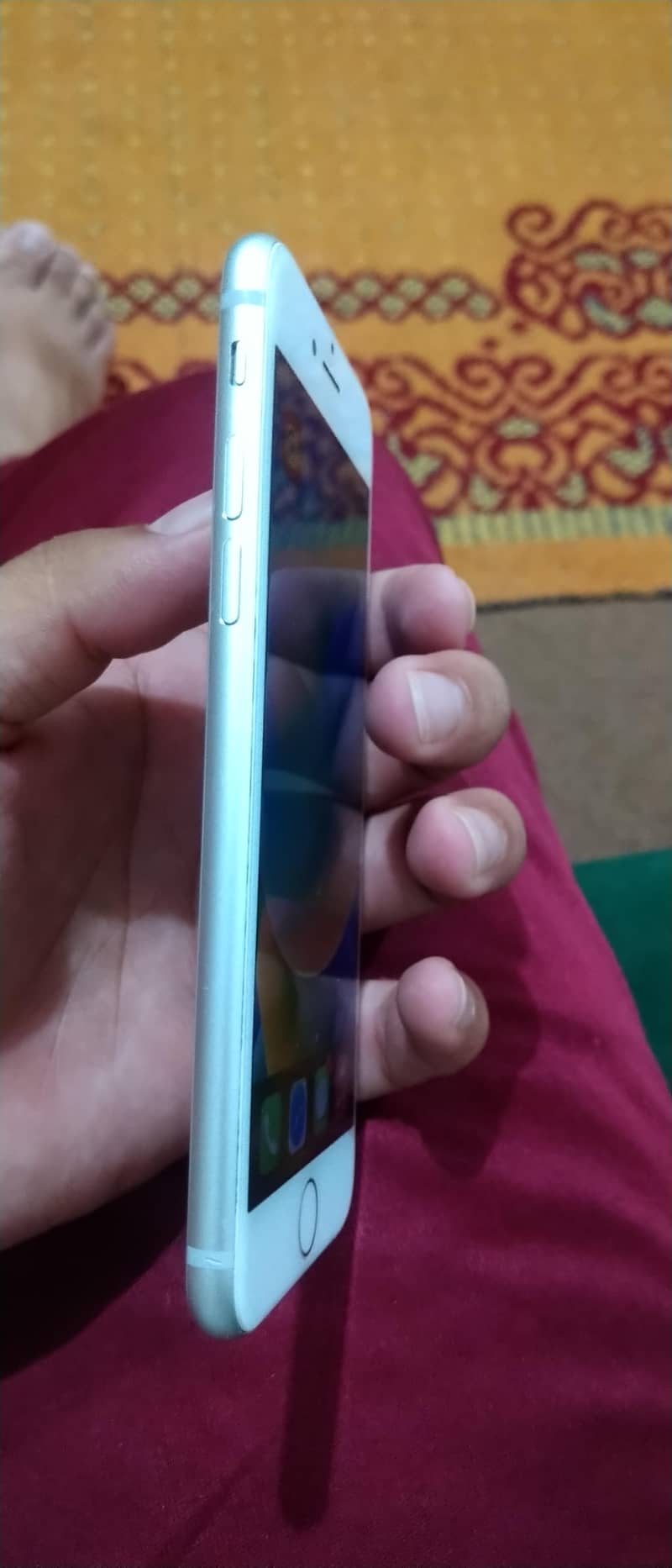 Apple iPhone 8 1