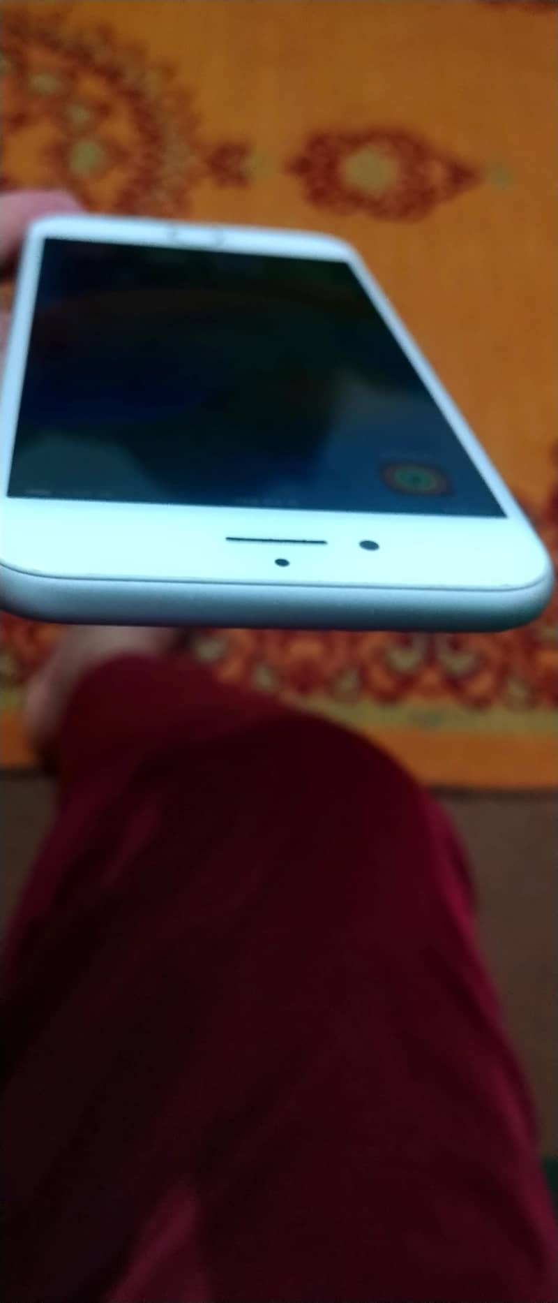 Apple iPhone 8 4