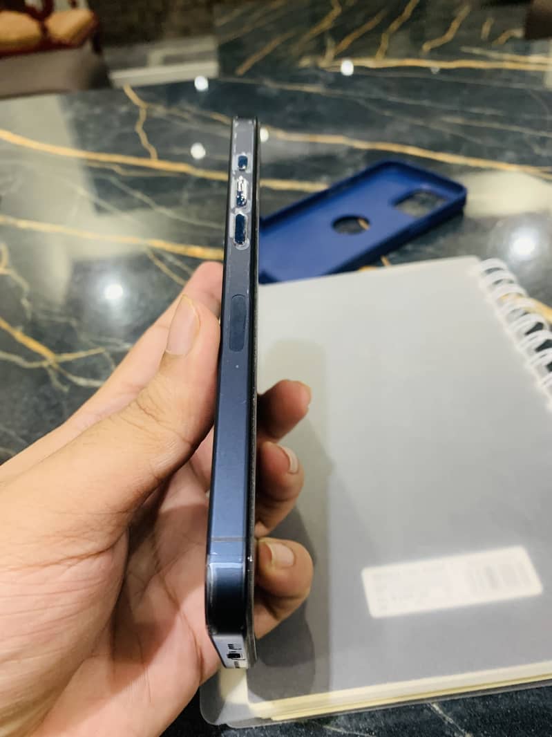 Apple iPhone 15 Pro Max 3