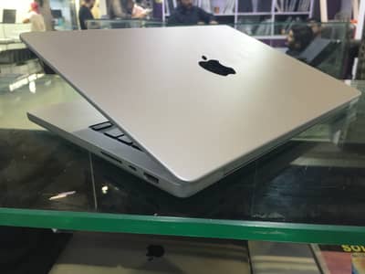 MacBook Pro 14 inch M3 Pro