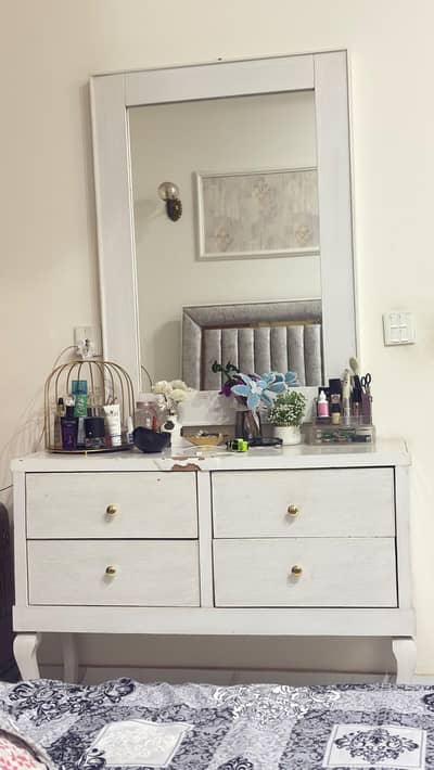 dressing table