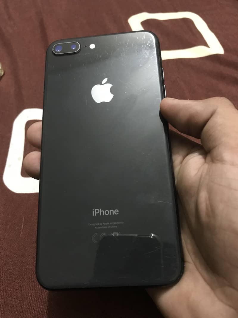 Apple iPhone 8 Plus 1