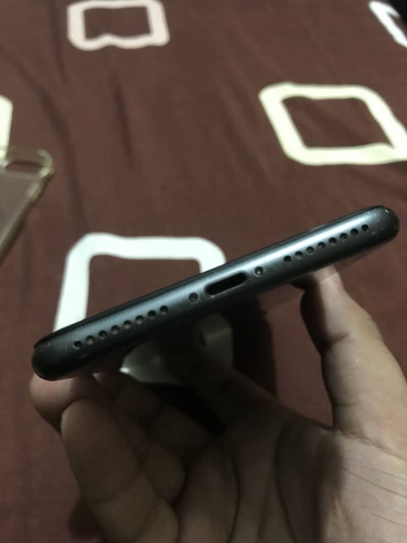 Apple iPhone 8 Plus 2