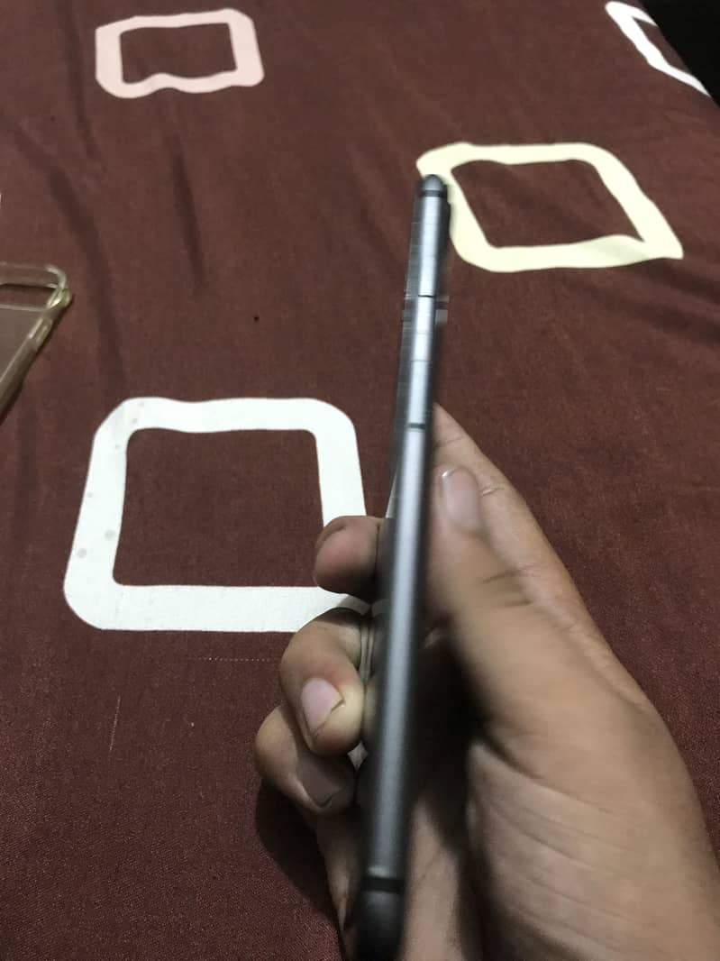 Apple iPhone 8 Plus 3