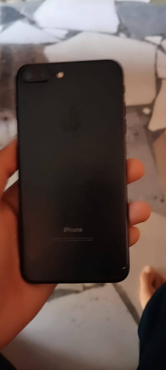 Apple iPhone 7 Plus 1