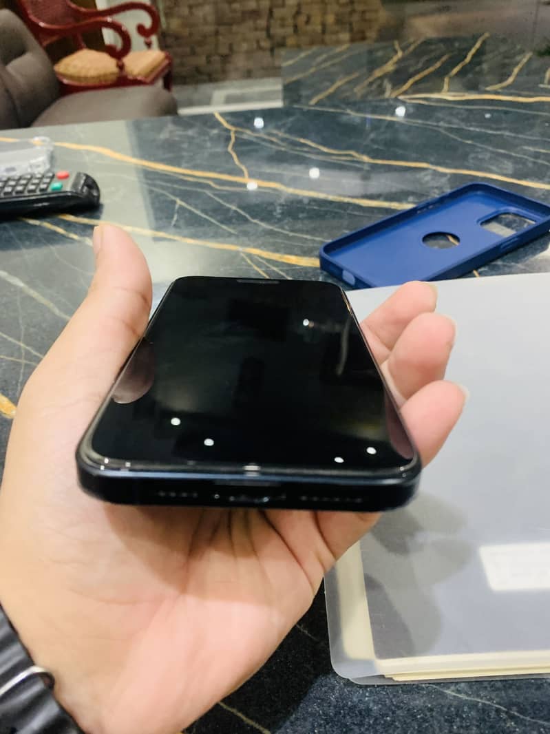 Apple iPhone 15 Pro Max 7