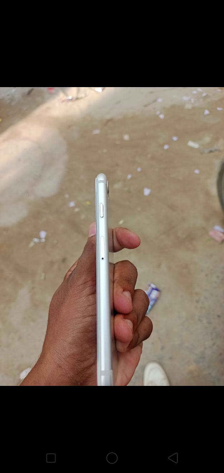 Apple iPhone 7 7