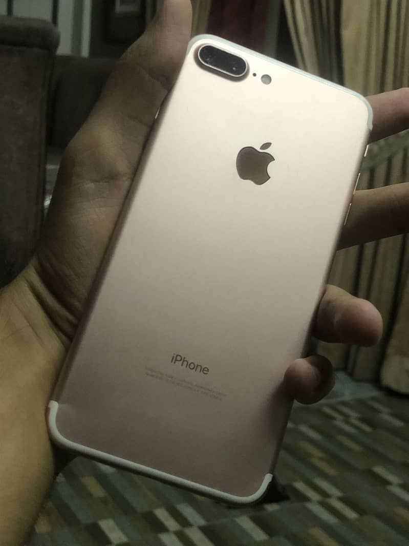 Apple iPhone 7 Plus 1
