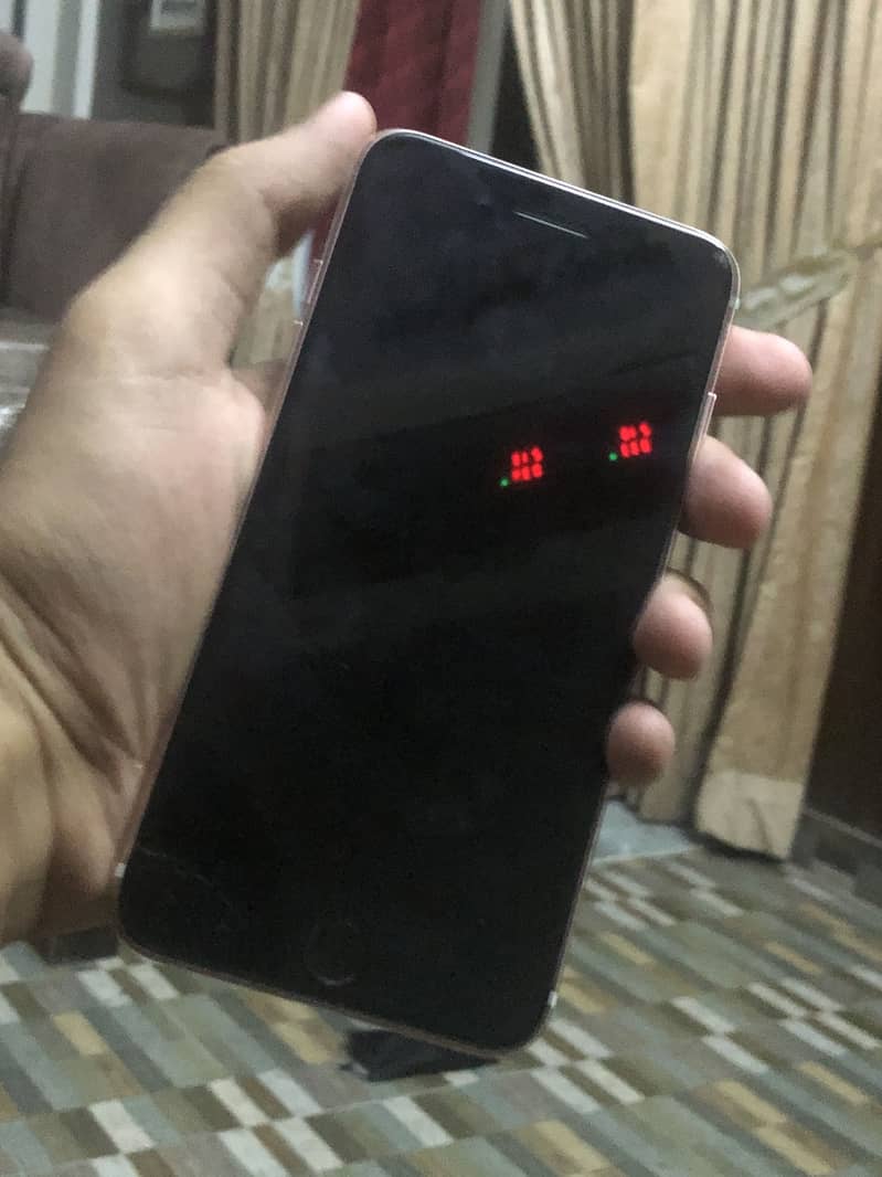 Apple iPhone 7 Plus 2