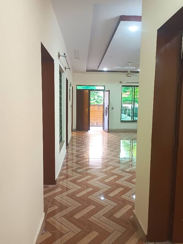Upper Portion Available For Rent 5