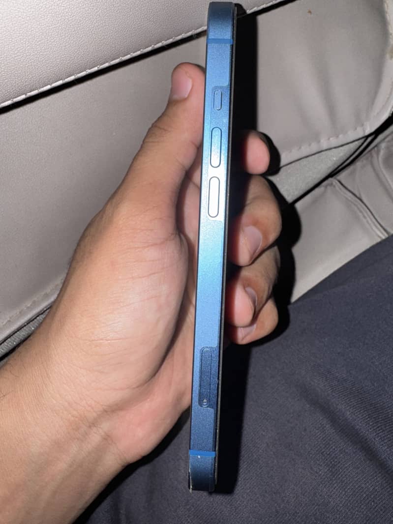 Apple iPhone 13 2