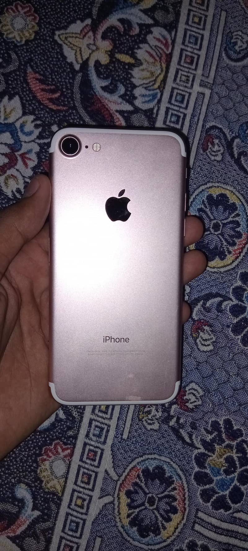 Apple iPhone 7 1