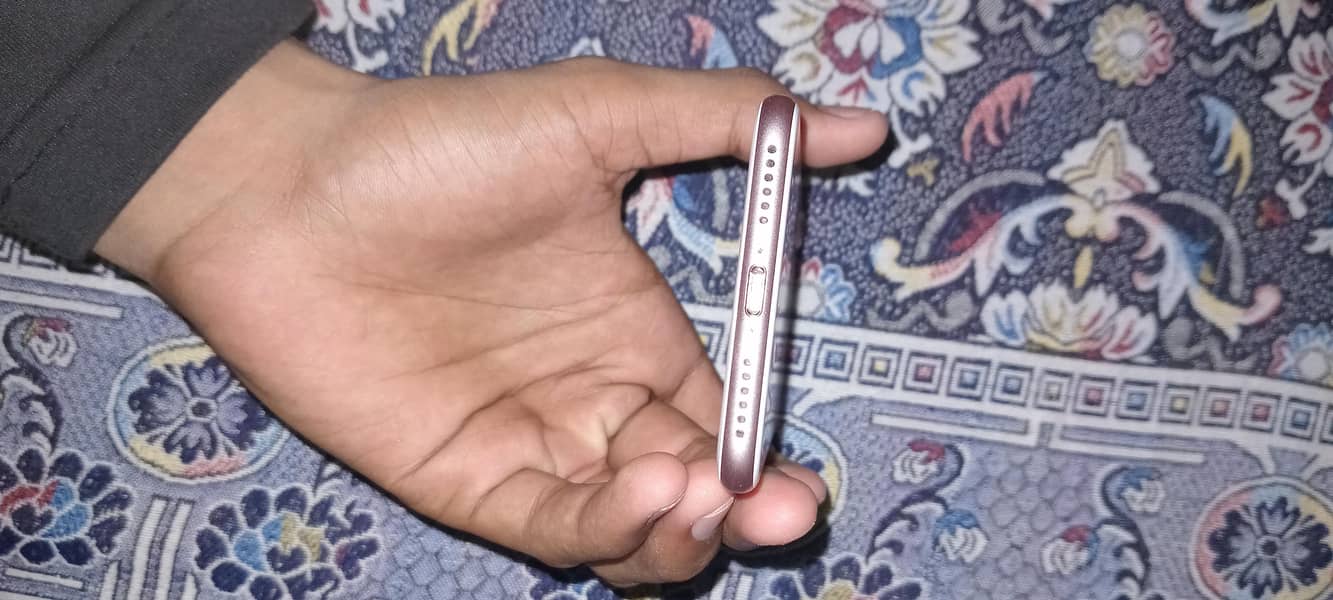 Apple iPhone 7 3