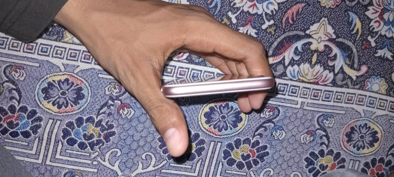 Apple iPhone 7 7