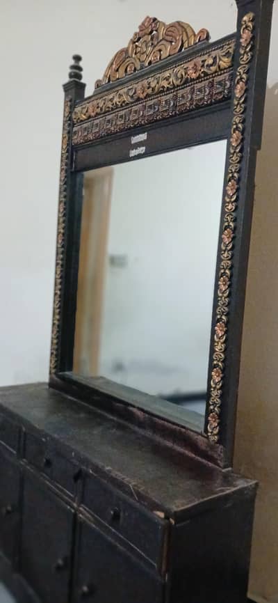 dresser/Dressing table