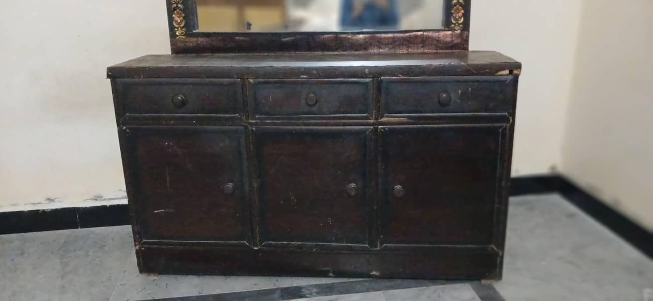 dresser/Dressing table 3