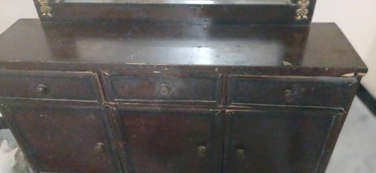 dresser/Dressing table 4