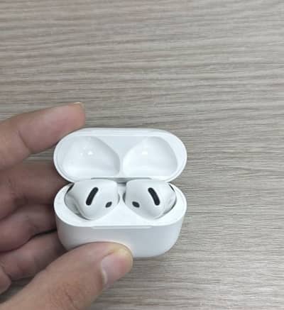 Airpods 4 with ANC 6 months warrenty UAE