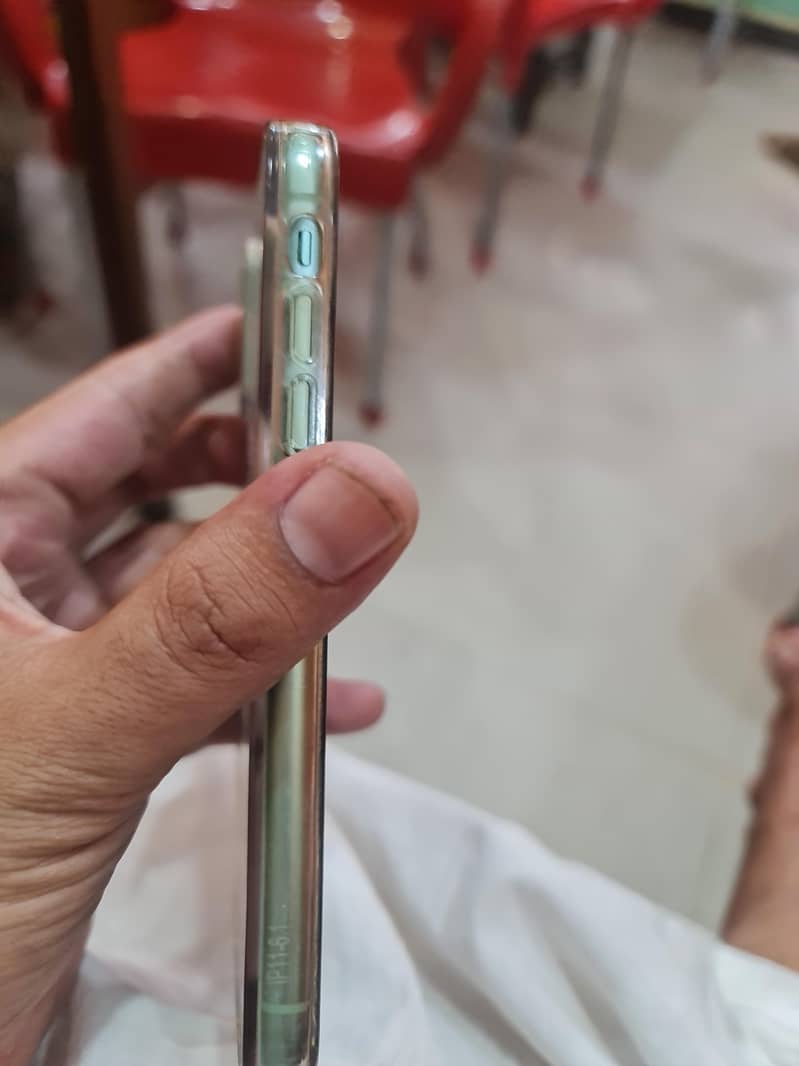 Apple iPhone 11 2