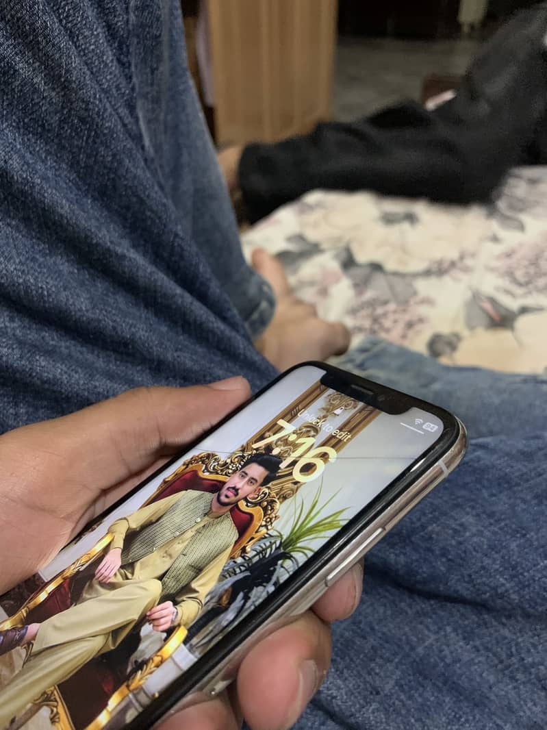Apple iPhone X 0