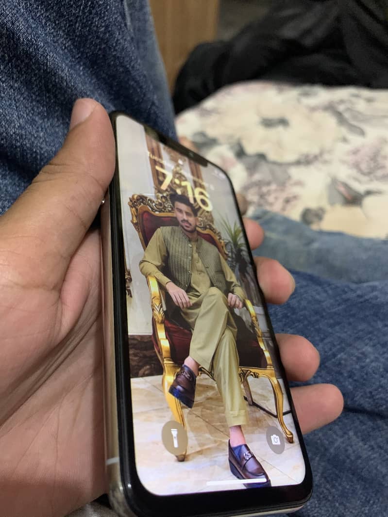 Apple iPhone X 5