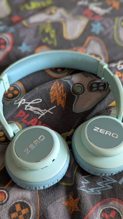 Zero head phones