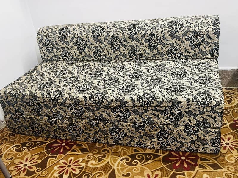 Sofa come bed 1