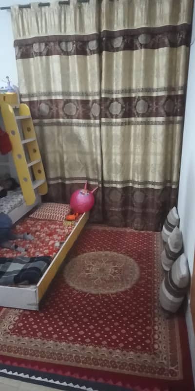 kids good bunk bed  2 bunk style and 1 sliding