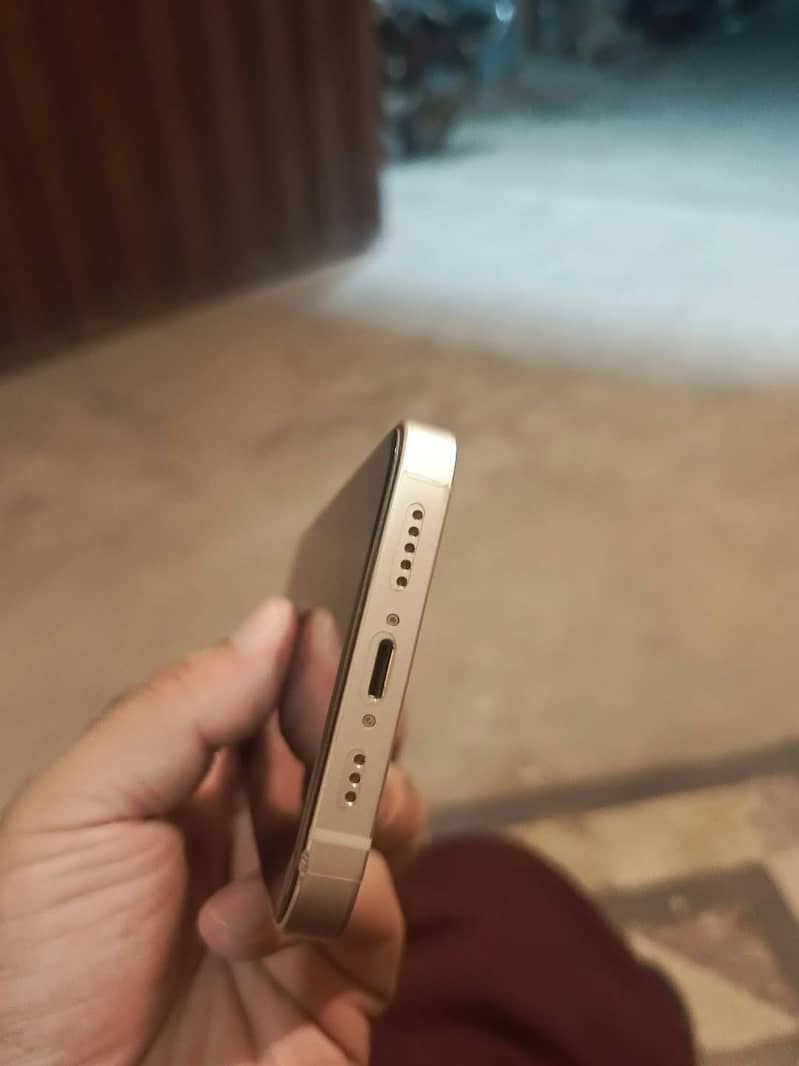 Apple iPhone 14 2