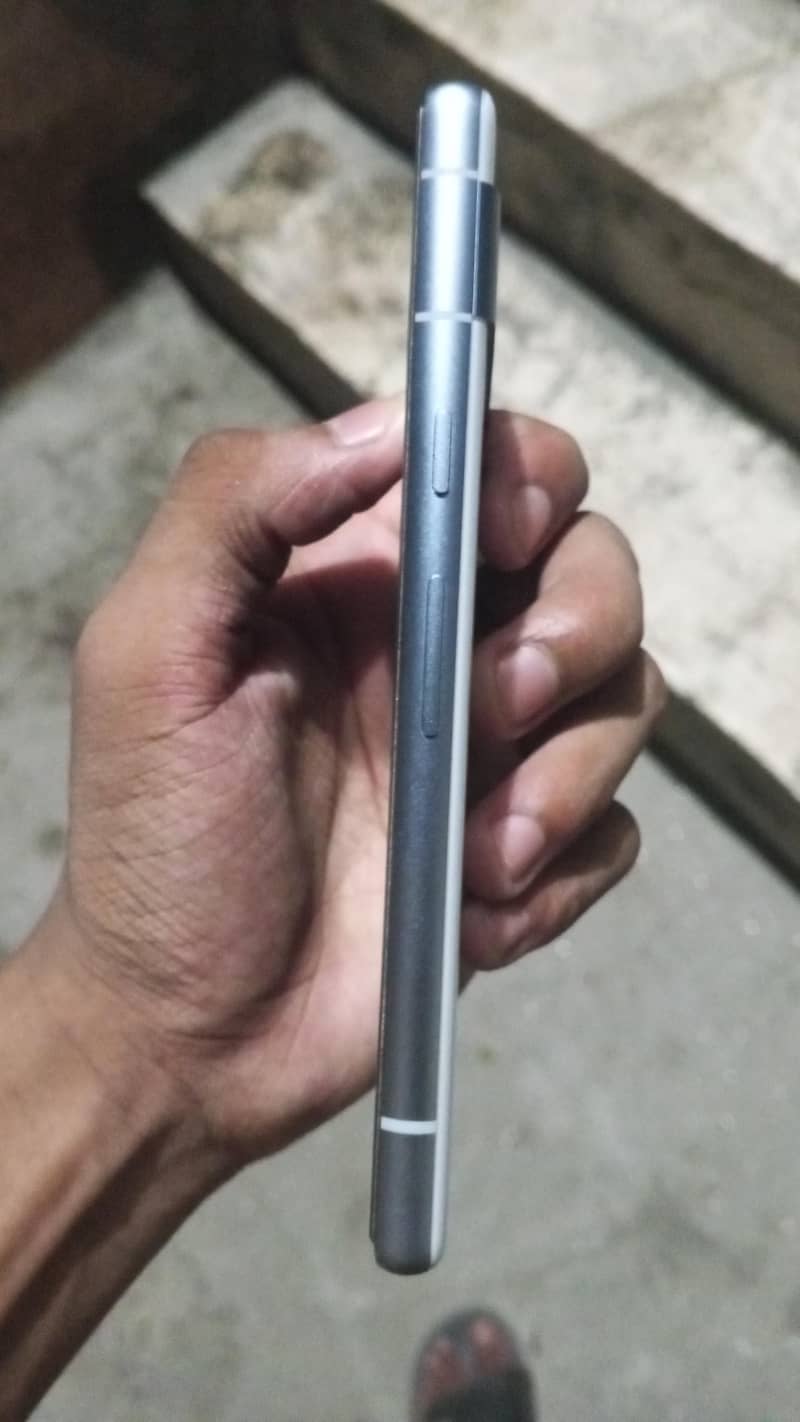Google Pixel 7a 2
