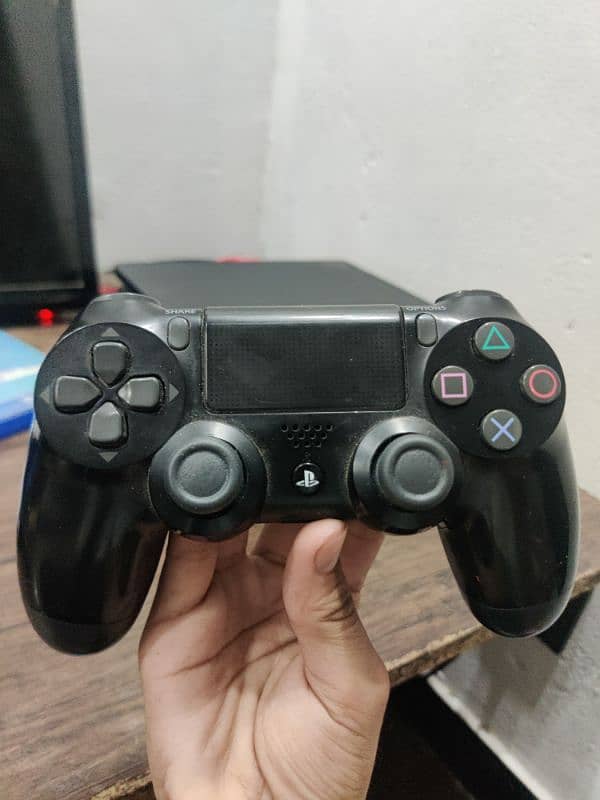 PS4 Slim 0