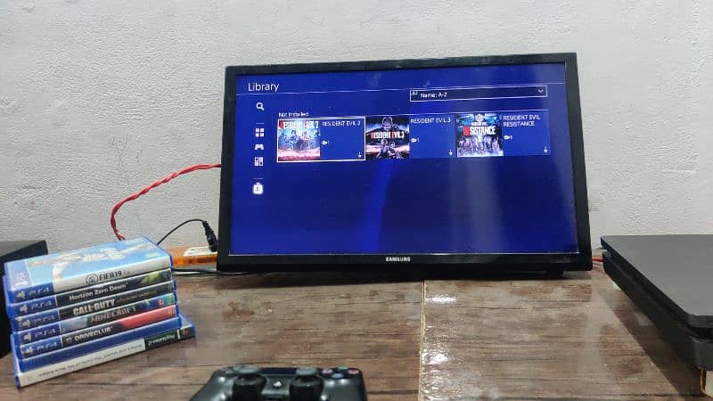 PS4 Slim 4