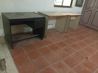 used office tables and racks for sale . .
