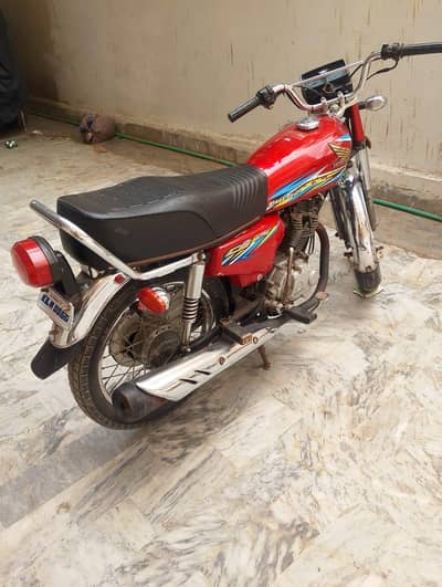 | Honda 125 CG | Karachi Number | WhatsApp Contact 0329=1071=500 |
