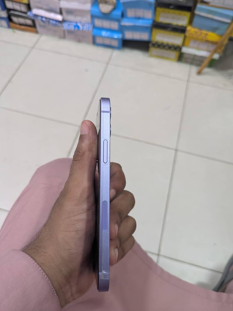 Apple iPhone 12 3