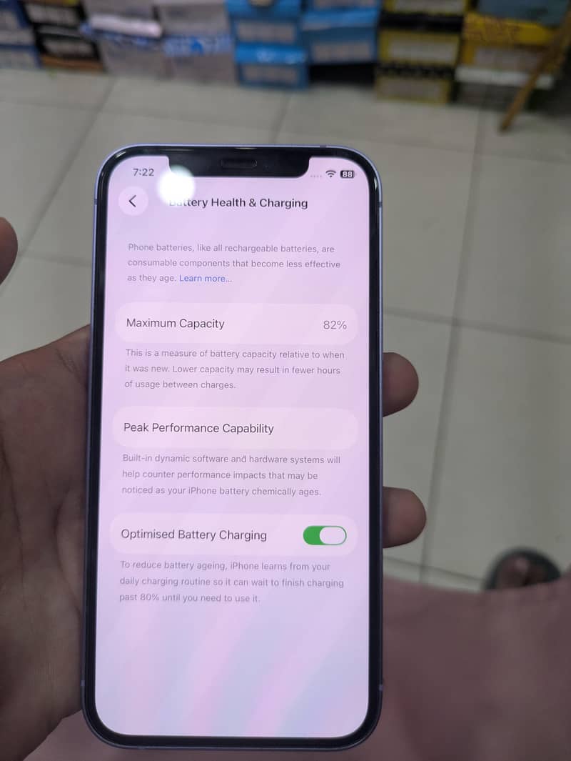 Apple iPhone 12 4