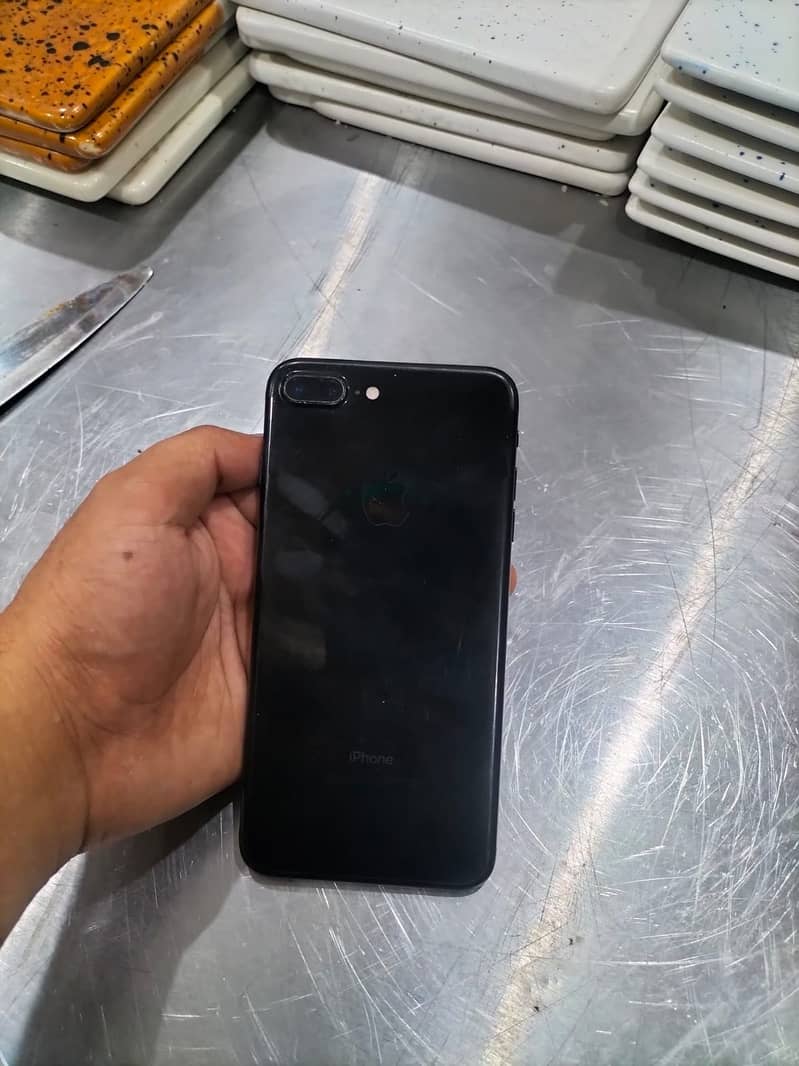 Apple iPhone 7 Plus 0
