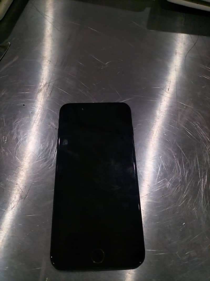 Apple iPhone 7 Plus 1