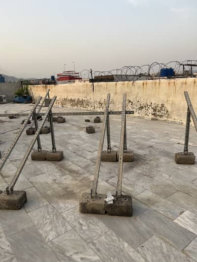 Soloar plates L2 stands
