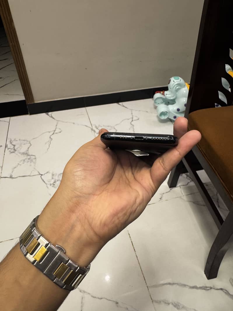Apple iPhone 11 Pro 1