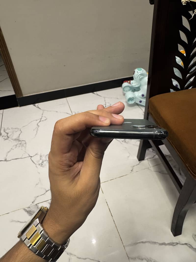 Apple iPhone 11 Pro 3